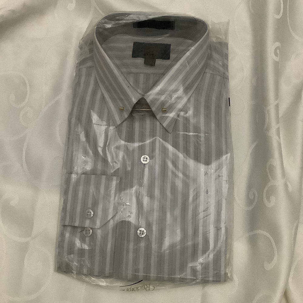 Vintage Rudolpho striped men’s shirt
Size 15 1/2” neck long sleeves
